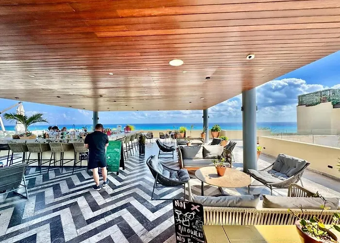2 Bedroom Steps From The Sea! Appartement