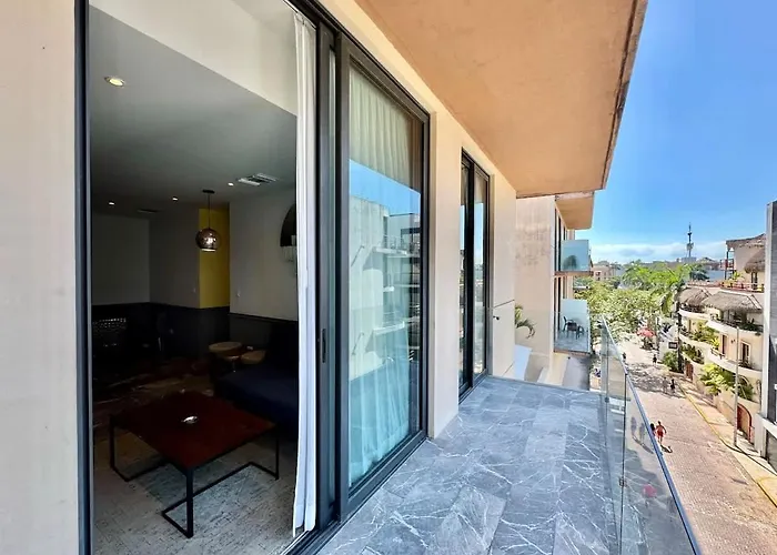 2 Bedroom Steps From The Sea!